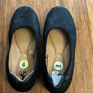 Black ballet flats size 9